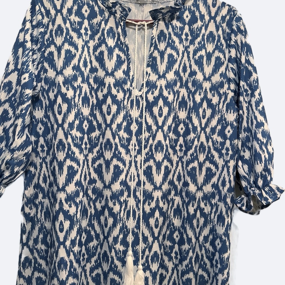 Chic Blue and White Patterned Maxi Dress - Picture 3 of 4